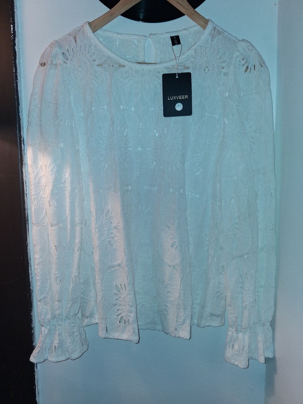 Luxveer Women's Ivory Lace Long-Sleeve Blouse